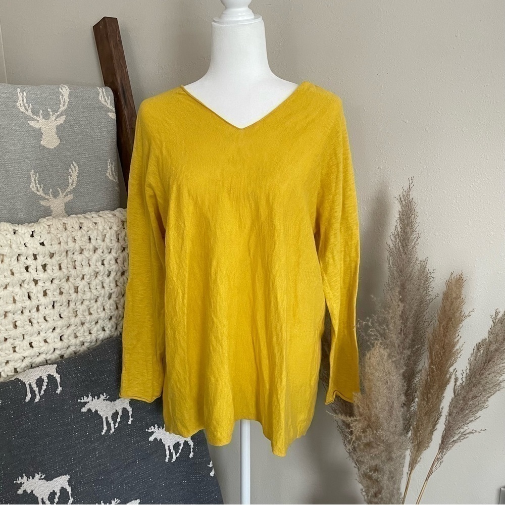 VINCE | long sleeve, V neck top,‎ size medium 100% cotton
